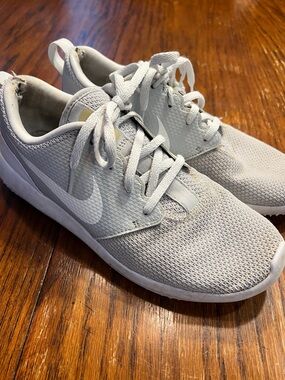 Nike Gray Mesh Golf Shoes with White Swoosh